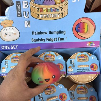 RAGE - RAINBOW Squishy Bun Dumplings LỚN (8.5 x 8.5 x 4.8 Cm) - Đồ chơi Viral 2026 (12 c&aacute;i)