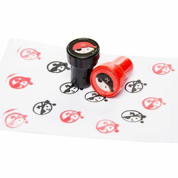 CON DẤU HẢI TẶC TRONG HỘP TRƯNG B&Agrave;Y (60 c&aacute;i)