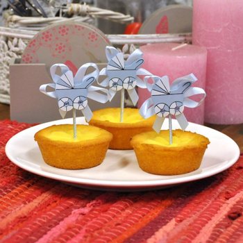 Que Cắm Cupcake Sinh Nhật B&eacute; - Xe Đẩy M&agrave;u Xanh (12 c&aacute;i)